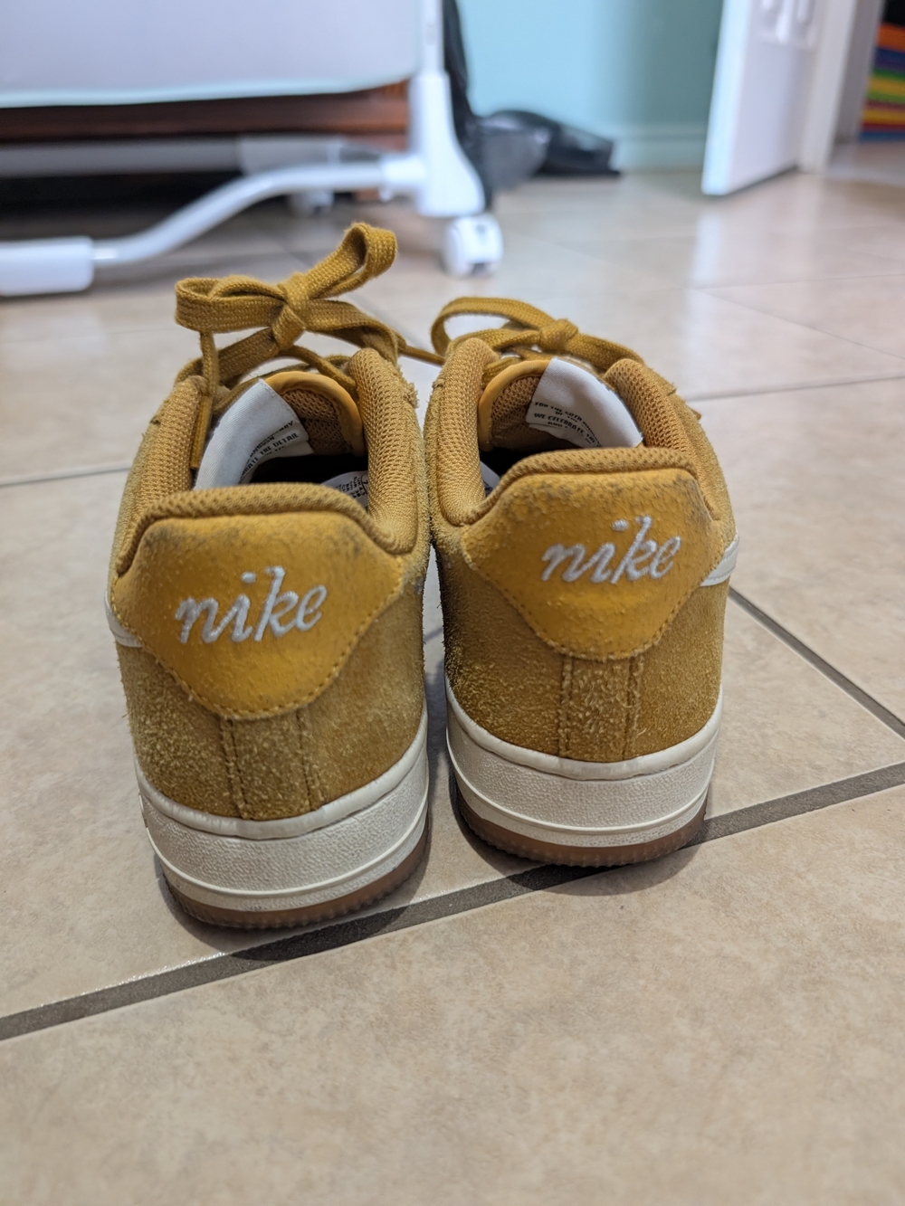 Nike Kids Low-Top Sneakers in Mustard Yellow and White - Picture 2 of 4